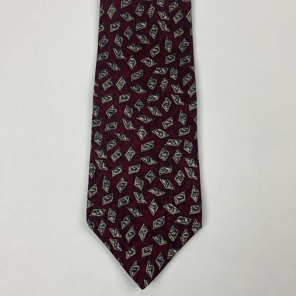 Louis Feraud Tie Mens Red Diamonds 100% Italian Silk - Picture 2 of 5